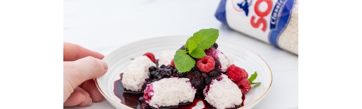 Jednoduché rýžovo-tvarohové knedlíčky s ovocným přelivem