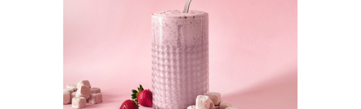 3 jahodové dezerty s lyo kokosovými kostkami. Po těch se zapráší!