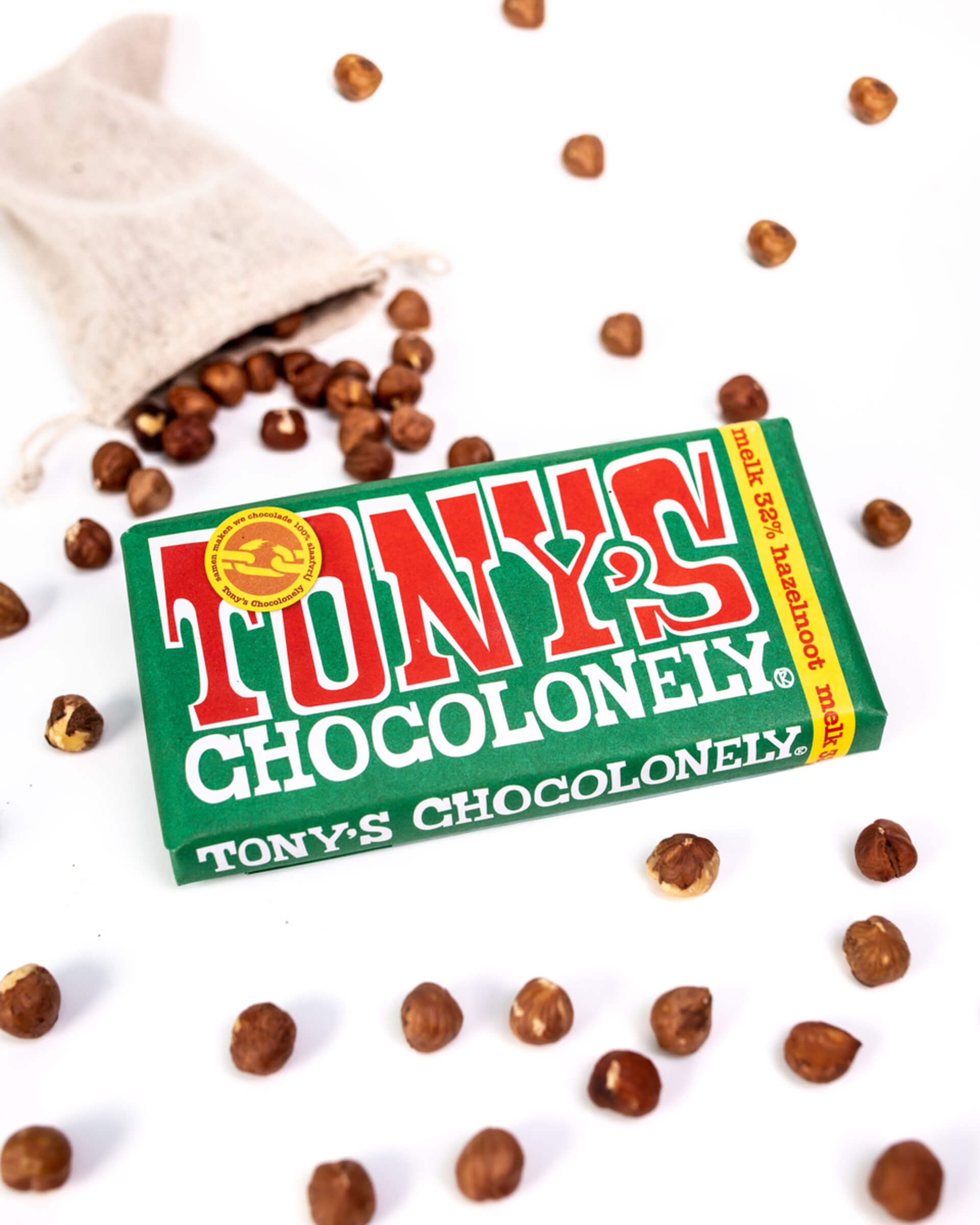 Tony’s Chocolonely Mléčná čokoláda s oříšky 180 g Obrázek