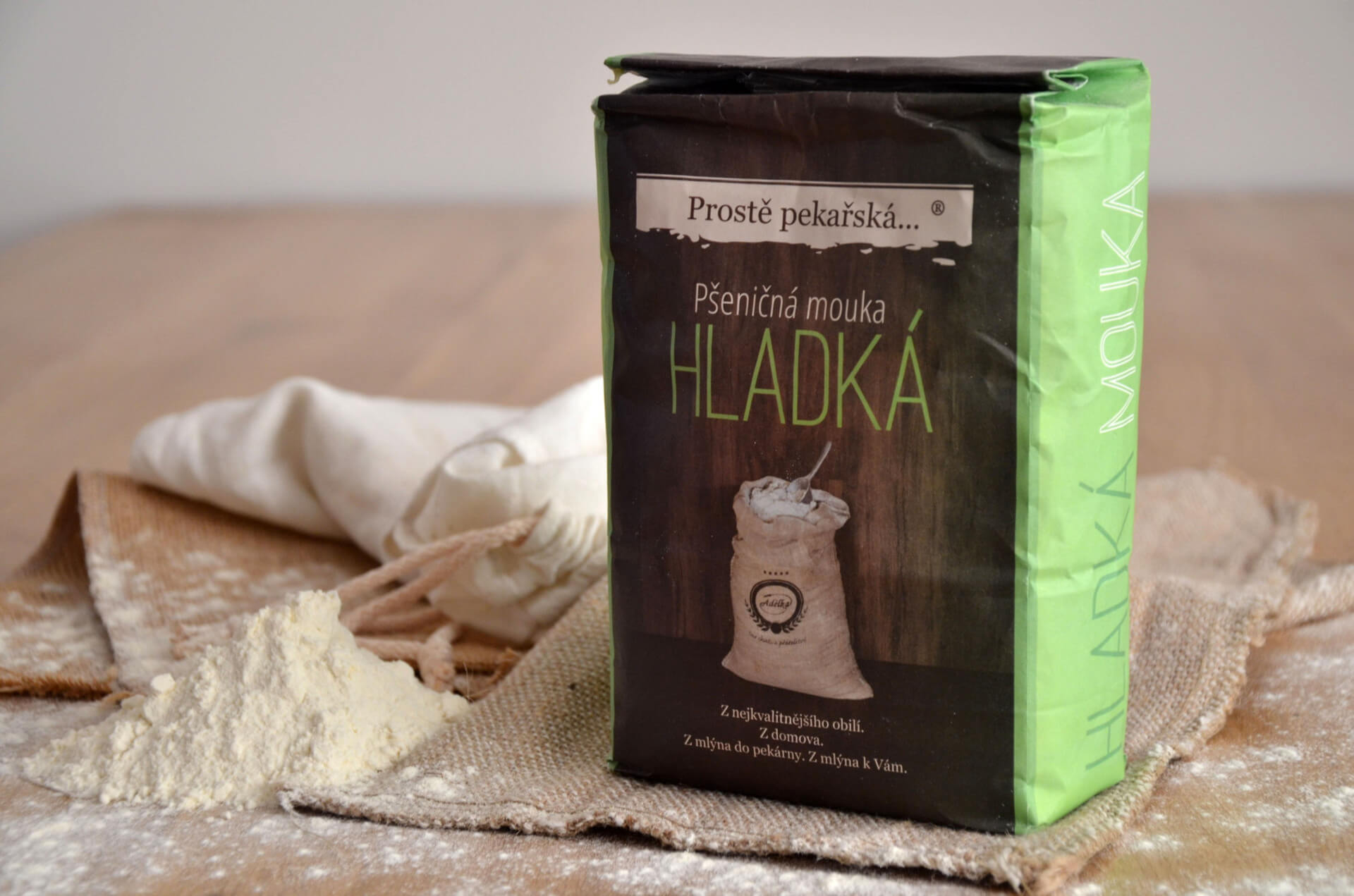 Prostě pekařská Mouka pšeničná hladká 1000 g Obrázek