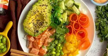 Recept na jednoduchý domácí poke bowl